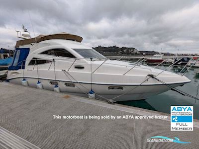 Sealine International F34 Motorboten 2004, met Volvo Tamd 41B motor, United Kingdom