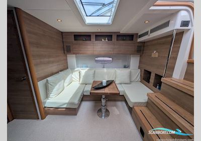 Sealine International SC47 Motorboten 2011, met Cummins motor, United Kingdom