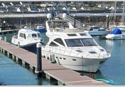 Sealine T50 Motorboten 2012, met Volvo Penta motor, United Kingdom
