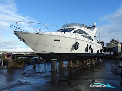 Sealine T50 Motorboten 2012, met Volvo Penta motor, United Kingdom