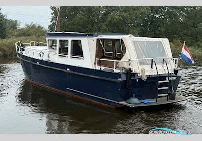 Super Lauwersmeer 1150 OK Motorboten 1983, met Perkins motor, The Netherlands