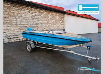 Taifun X Motorboten 1971, met Evinrude motor, Estland