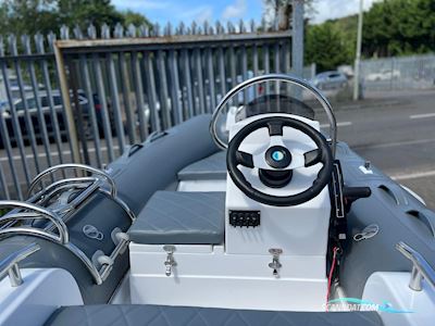 Unclassified Escape 360 Motorboten 2022, met Mercury motor, United Kingdom
