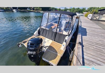 Uttern D70 Motorboten 2017, met Mercury motor, Sweden