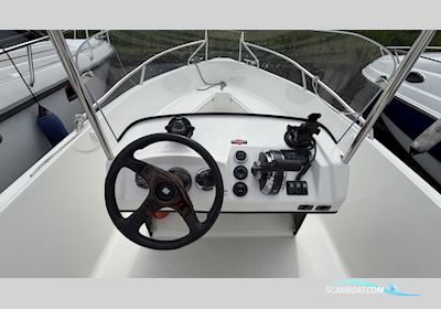 Uttern S52 Motorboten 2002, met Mercury motor, Sweden