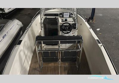 Uttern S64 Motorboten 2012, met Mercruiser motor, Sweden