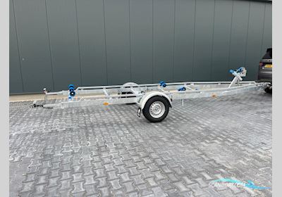 Vlemmix 1800 KG Met Wegklapbare Led Verlichting Motorboten 2024, The Netherlands