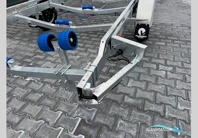 Vlemmix 1800 KG Met Wegklapbare Led Verlichting Motorboten 2024, The Netherlands