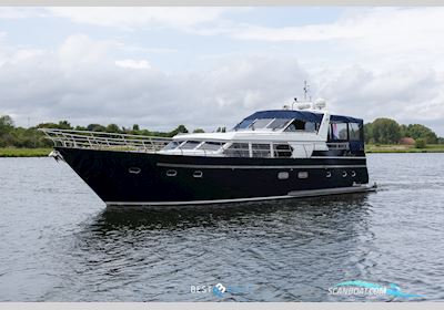 Wim Van Der Valk Continental 1700 Motorboten 1997, met Vetus-Deutz is Een Robuuste, Onderhoudsvriendelijke Marine-Dieselmotor Waarin de Beproefde Deutz-Techniek is Gecombineerd Met Vetus’ Maritieme Expert motor, The Netherlands