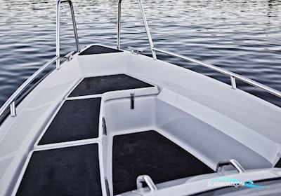 XO 240 RS Motorboten 2014, met Evinrude 300 E-TEC motor, Estland