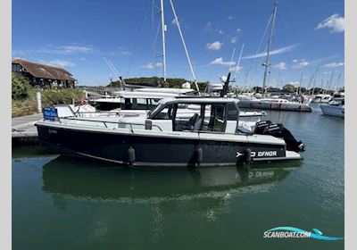 XO Boats Dfndr 9 Motorboten 2023, met Mercury F225 motor, United Kingdom