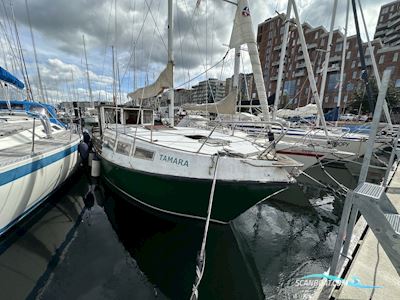 Grandessa 35 Pilot House Motorseglar 1978, med Perkins
 motor, Danmark