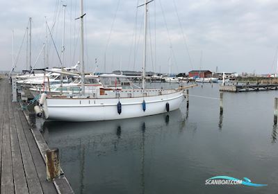 Albatros 33 Motorsejler 1985, med Perkins motor, Danmark