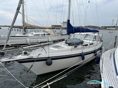 Finnsailer 34 Motorsejler 1979, med Perkins
 motor, Danmark