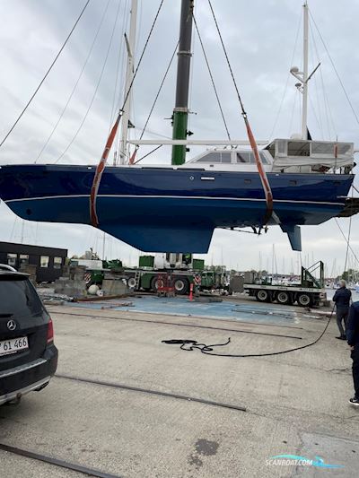 Lancer 72 Motorsejler 1985, med Mercedes OM402L motor, Danmark