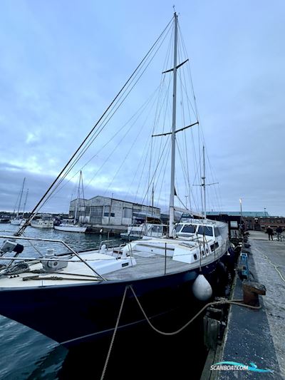 Lancer 72 Motorsejler 1985, med Mercedes OM402L motor, Danmark