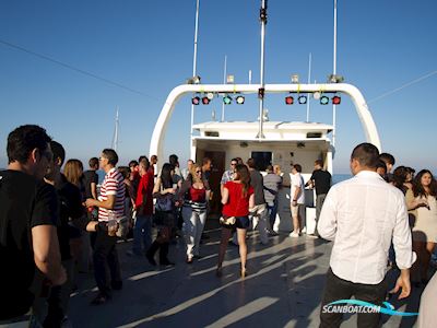 Commercial Trimaran Multi hull boat 2002, with Doosan L-126Tih engine, Spain