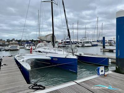 Dragonfly 28 Multi hull boat 2014, with Honda engine, United Kingdom
