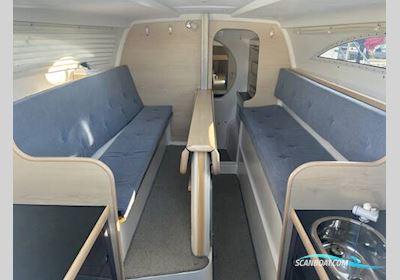 Dragonfly 28 Multi hull boat 2014, with Honda engine, United Kingdom