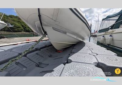 Avon Adventure 6.20 & Aqua-Dock Rubberboten en ribs 2007, met Honda motor, United Kingdom