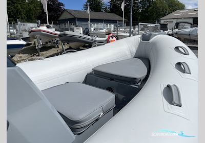 Brig F420T Falcon Tender Rubberboten en ribs 2022, met Yamaha F40Fetl motor, Denemarken