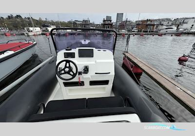 Brig Navigator 700 Rubberboten en ribs 2015, met Evinrude motor, Sweden