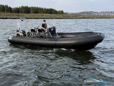Capelli 7,5 Rib Med 300 hk Rubberboten en ribs 2007, met Suzuki motor, Denemarken