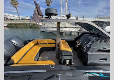 Lomac 10.5 GT Rubberboten en ribs 2017, met Yamaha V8 motor, Portugal