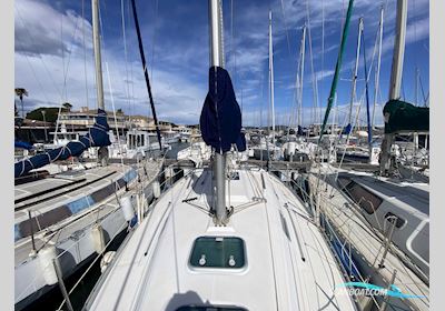 Beneteau OCEANIS 311 CLIPPER Sailing boat 1999, with VOLVO PENTA engine, France