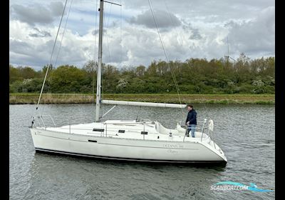Beneteau Oceanis 311 Clipper Sailing boat 1999, with Volvp Penta engine, The Netherlands