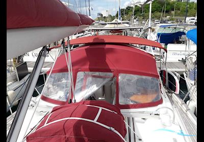 Beneteau Oceanis 411 Clipper Sailing boat 1999, with Volvo D2-55 engine, Martinique