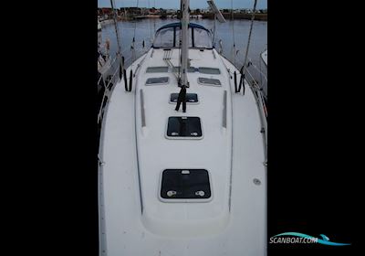 Beneteau Oceanis Clipper 393 Sailing boat 2002, with Nanni engine, Sweden