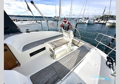 Bavaria 32 Cruiser Sailingboat 2012, with Volvo Penta
 engine, Denmark