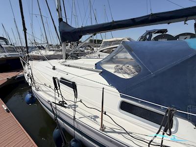 Bavaria 32 Holiday Sailingboat 1996, with Volvo Penta engine, The Netherlands