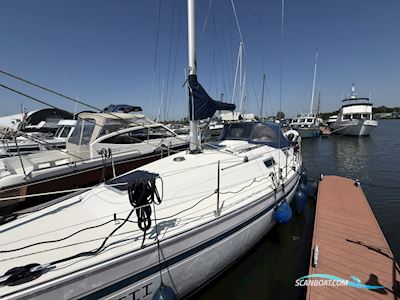 Bavaria 32 Holiday Sailingboat 1996, with Volvo Penta engine, The Netherlands