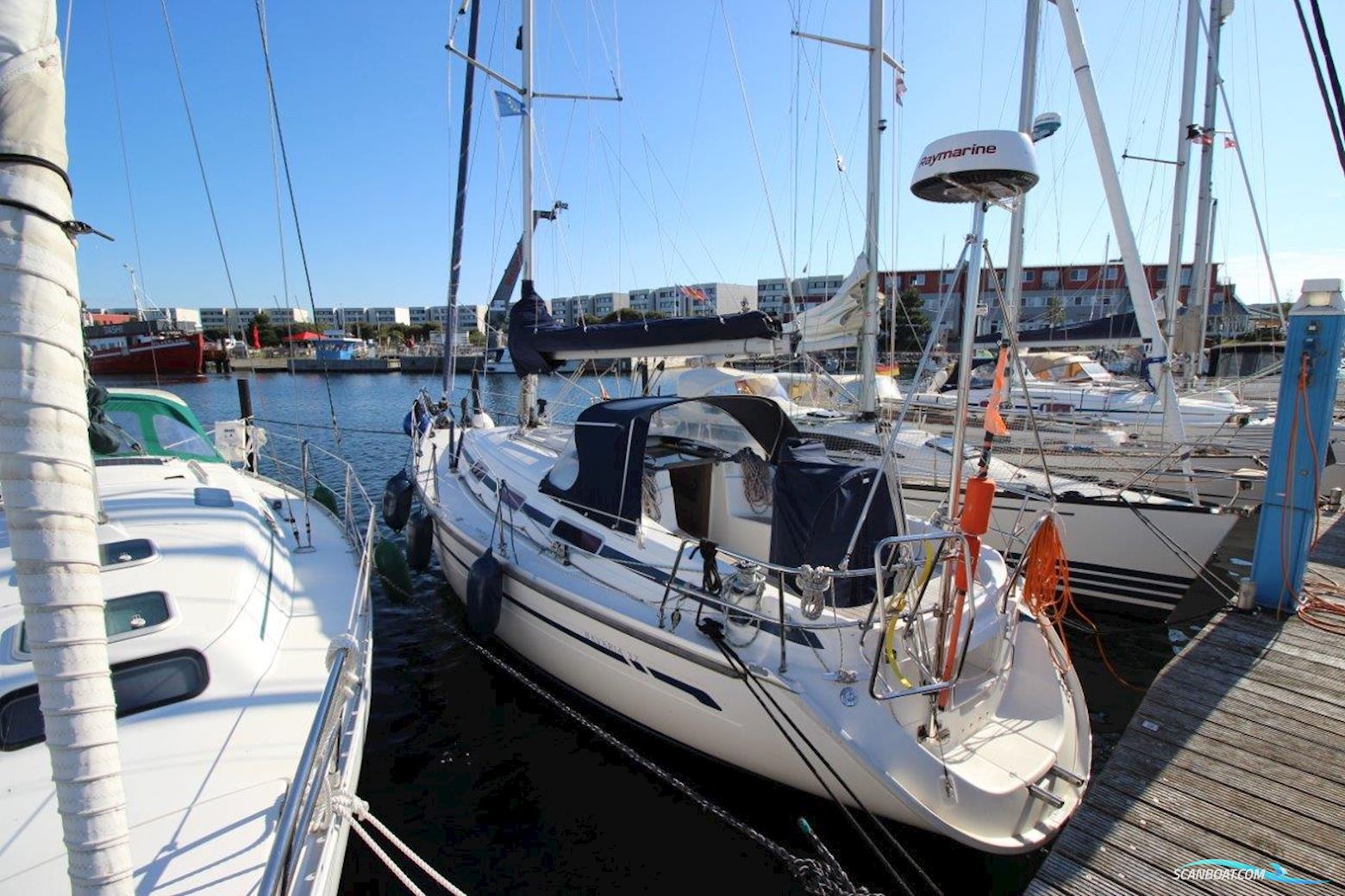 Bavaria 32 Sailingboat 2003, with Volvo-Penta engine, Germany