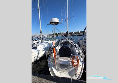Bavaria 32 Sailingboat 2003, with Volvo-Penta engine, Germany