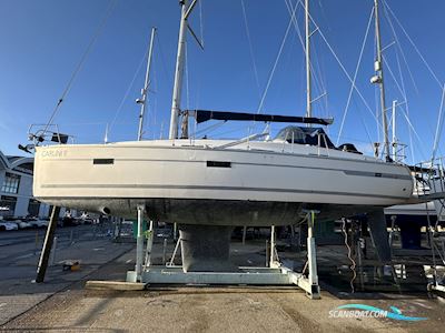Bavaria 36 Cruiser Sailingboat 2011, with Volvo Penta engine, United Kingdom