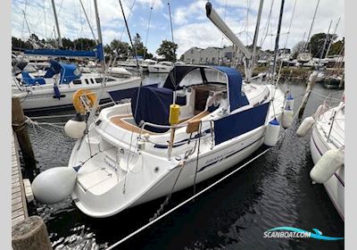 Bavaria 36 Cruiser Sailingboat 2004, with Volvo MD2030 engine, United Kingdom
