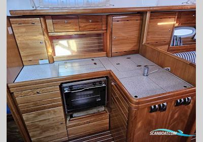 Bavaria 37-2 Cruiser Sailingboat 2005, with Volvo Penta engine, The Netherlands