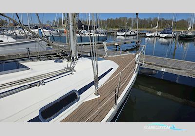 Bavaria 37-2 Sailingboat 2000, with Volvo Penta engine, The Netherlands