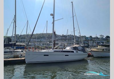 Bavaria 37 Cruiser Sailingboat 2014, with Volvo engine, United Kingdom