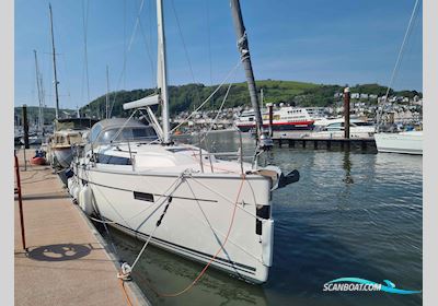 Bavaria 37 Cruiser Sailingboat 2014, with Volvo engine, United Kingdom