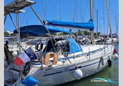 Bavaria 37 Sailingboat 1995, with Volvo Penta D1-30F engine, Portugal
