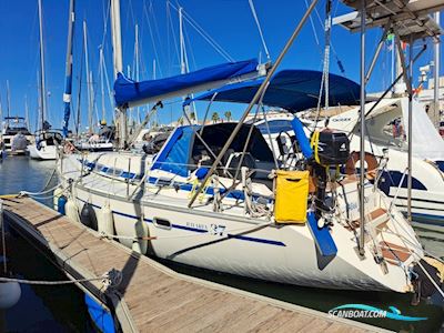 Bavaria 37 Sailingboat 1995, with Volvo Penta D1-30F engine, Portugal