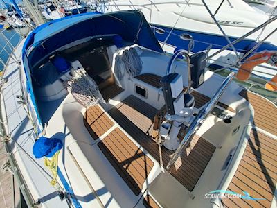 Bavaria 37 Sailingboat 1995, with Volvo Penta D1-30F engine, Portugal