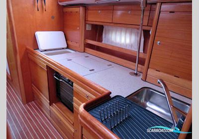 Bavaria 39 Cruiser Sailingboat 2005, with Volvo D2-55 engine, United Kingdom