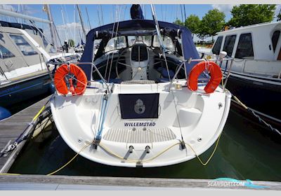 Bavaria 39 Cruiser Sailingboat 2006, with Volvo Penta engine, The Netherlands
