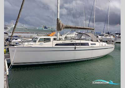 Bavaria Cruiser 33 Sailingboat 2015, with Volvo Penta engine, United Kingdom