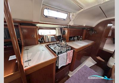 Beneteau Oceanis 351 Sailingboat 1994, with Beta Marine B-30 New 2024 engine, United Kingdom